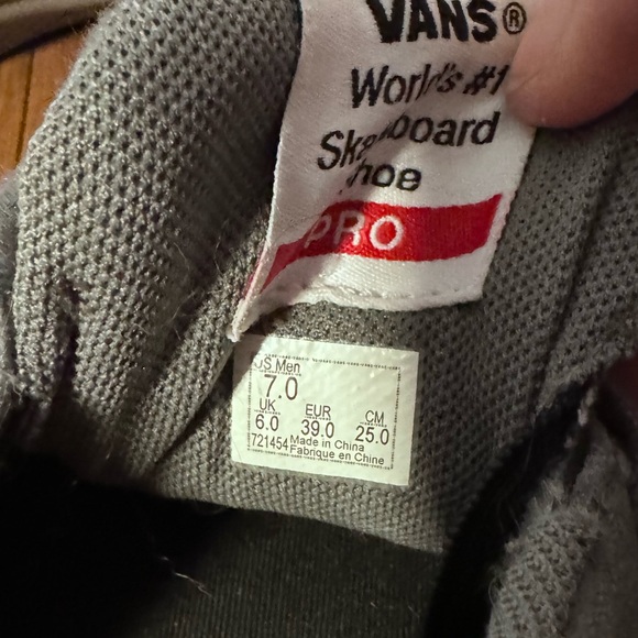 Grey vans.  Men’s 7, women’s 9. - Picture 3 of 3